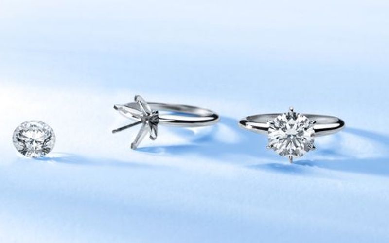 How To Customize Your Engagement Ring